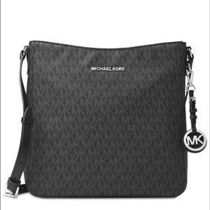 Michael Kors Jet Set messenger bag